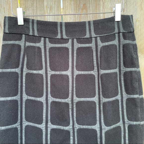 Trina Turk skirt lined USA made size 4 black - Picture 3 of 8